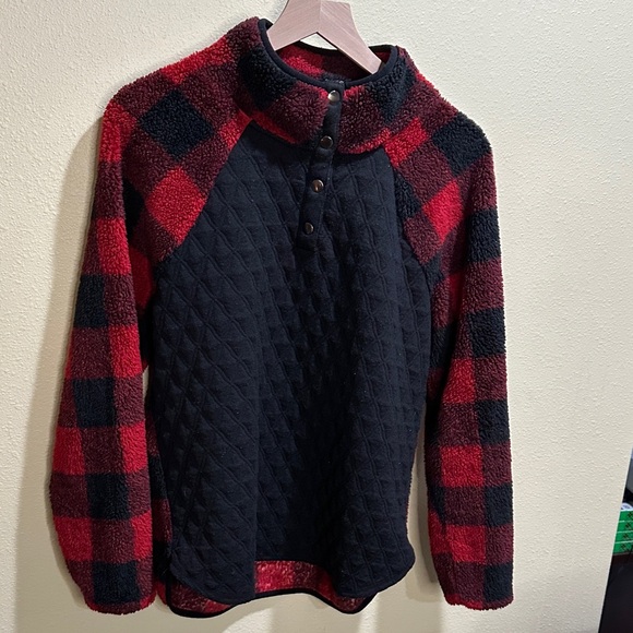 Maurices Size Large Buffalo Plaid Sweater - Picture 5 of 7